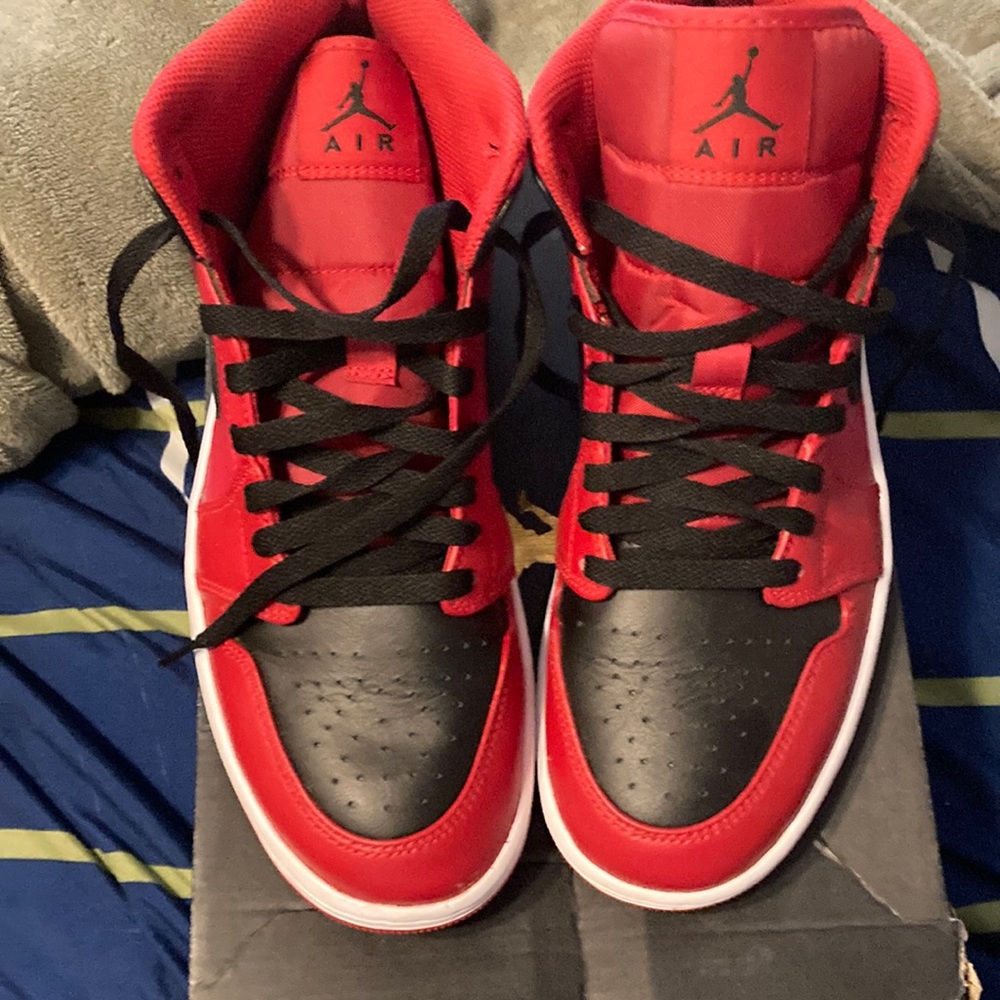 jordan 1 red and black size 8